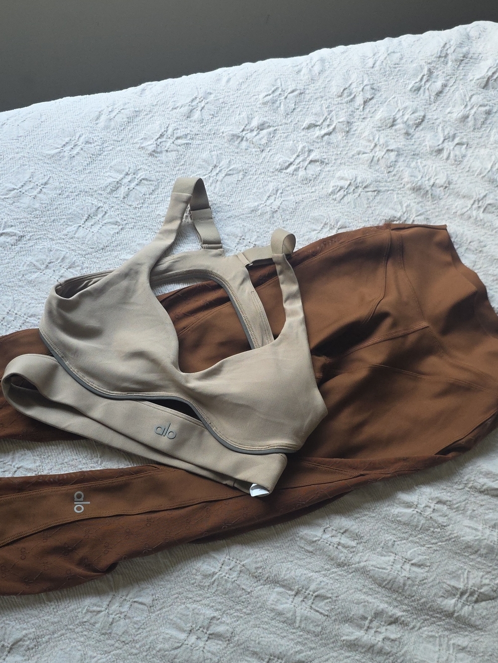ALO Yoga Beige Sports Bra with Brown Leggings